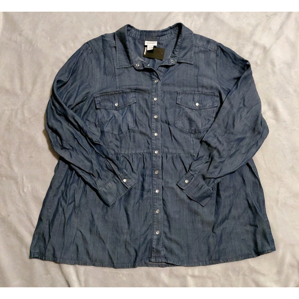 Avenue Women's Soft Denim Long Sleeve Button Down Tiered Shirt Size 20 NWT - Picture 3 of 9